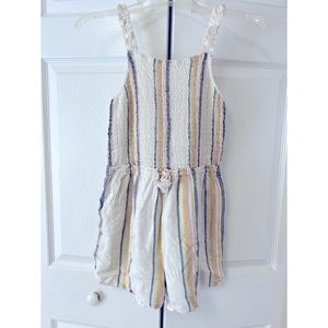 Adorable Linen girls romper size XL (14/16)